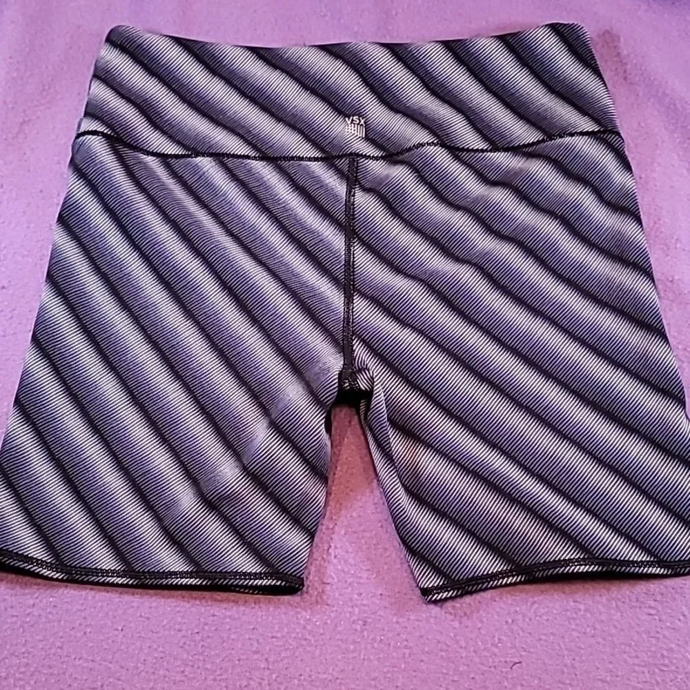 0714. EUC ~ Victoria's Secret ~ VSX ~ Sport ~ Yoga ~ Beach ~ Secret Pocket!